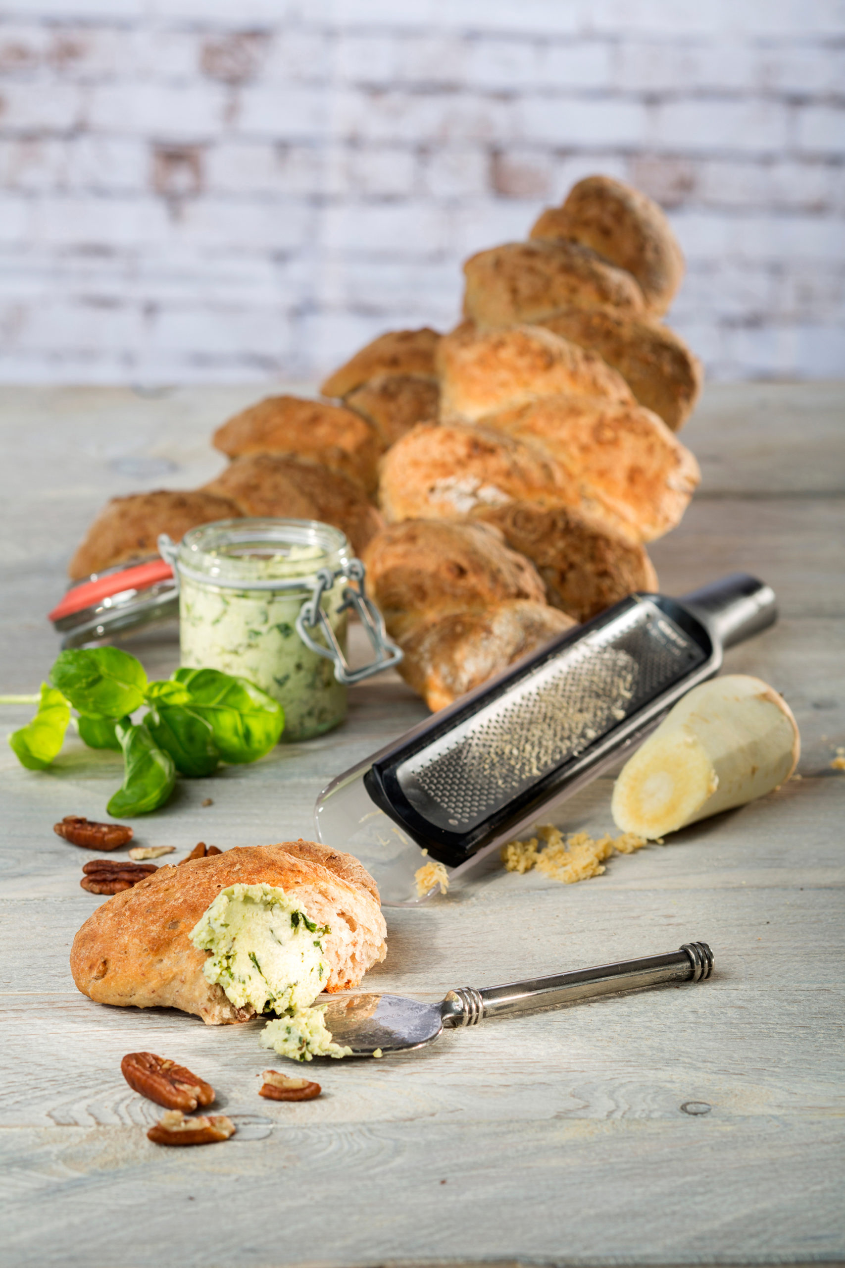 Pastinaken-Baguette mit Parmesanaufstrich