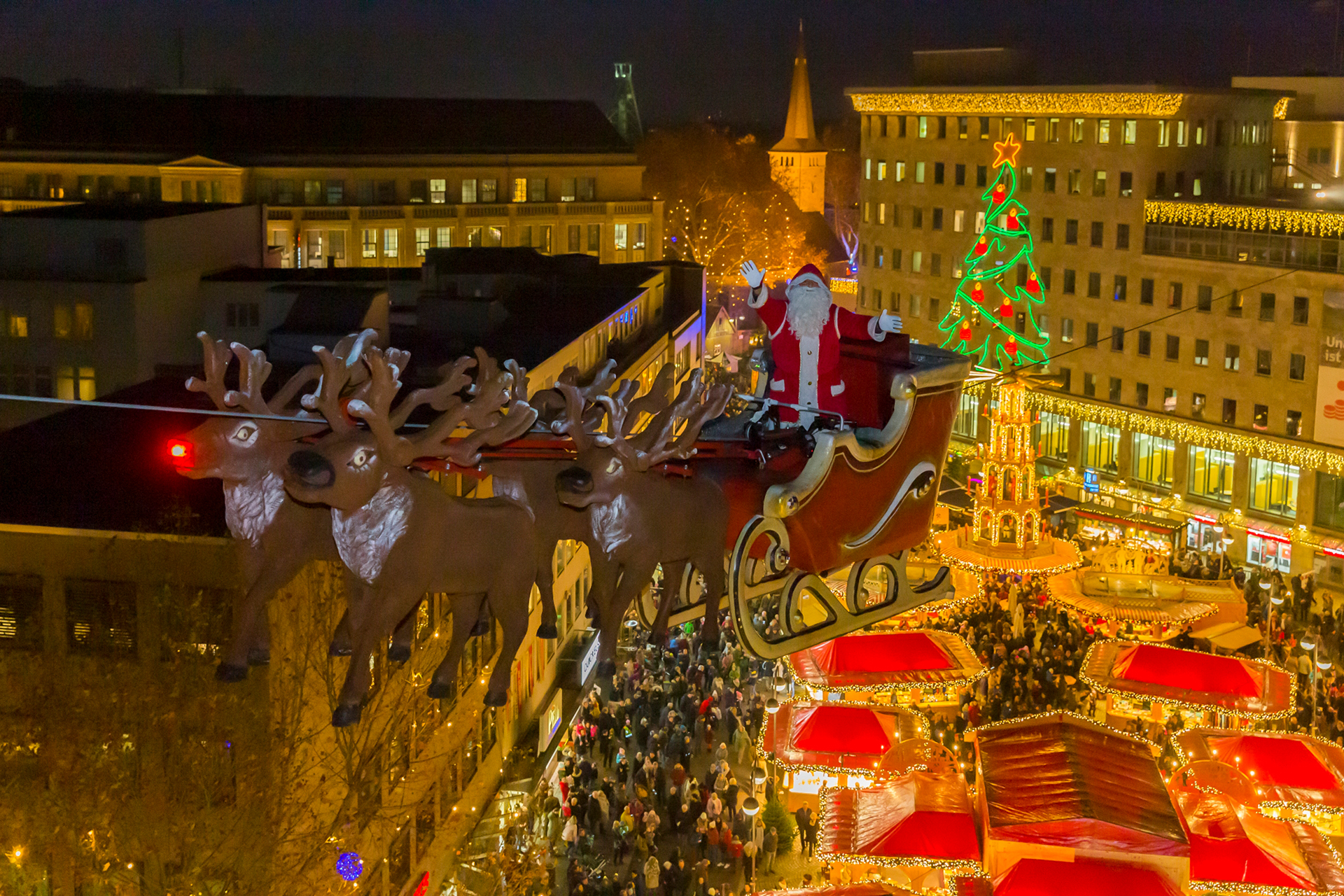 Fliegender Weihnachtsmann in Bochum