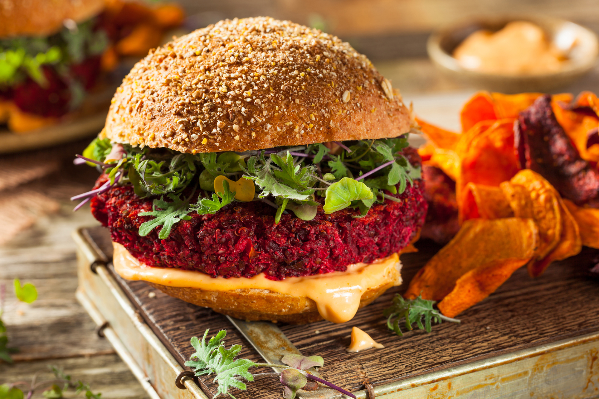 Vegetarischer Rote-Bete-Quinoa-Burger