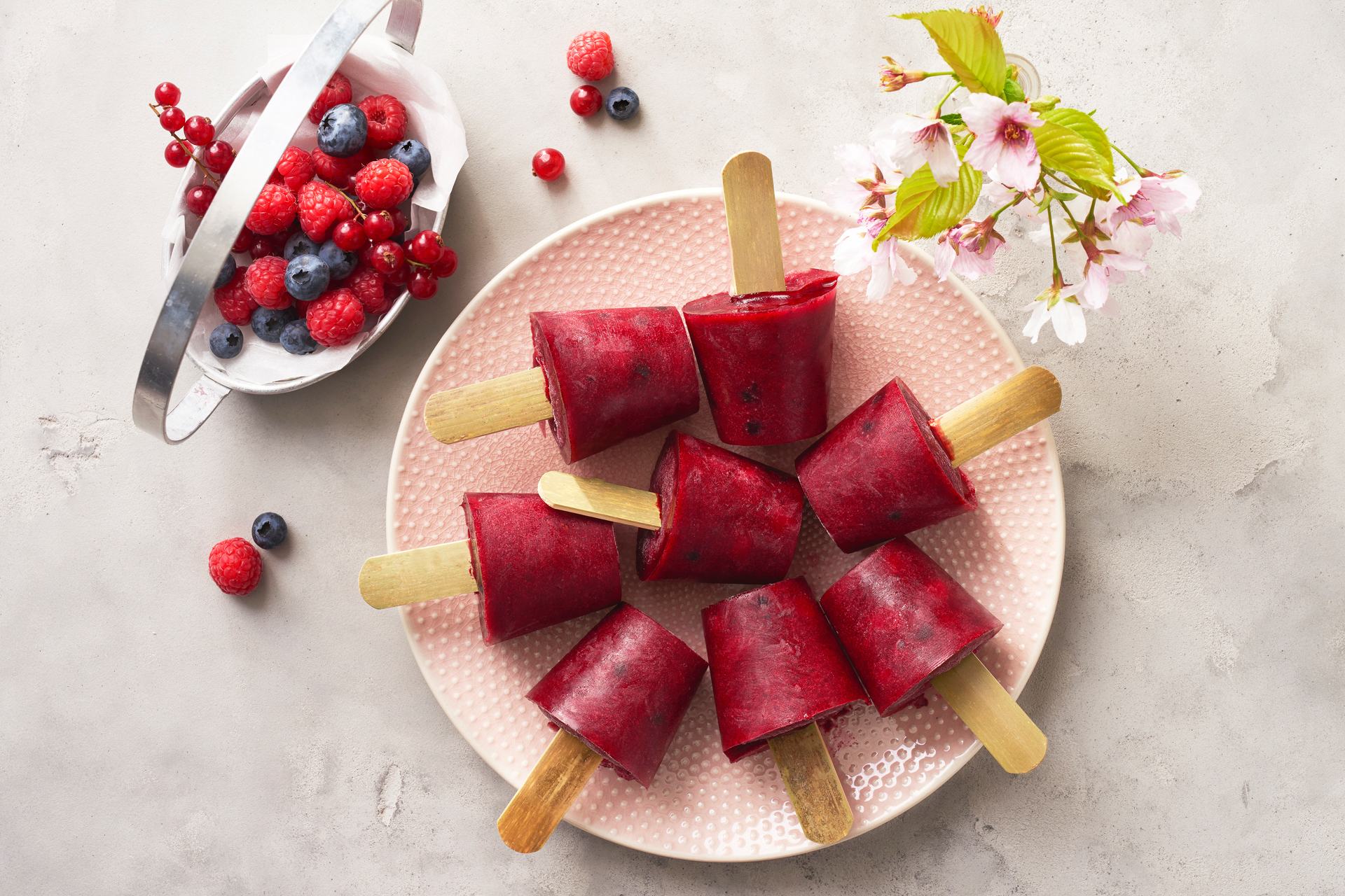 Waldbeeren-Thymian-Popsicles