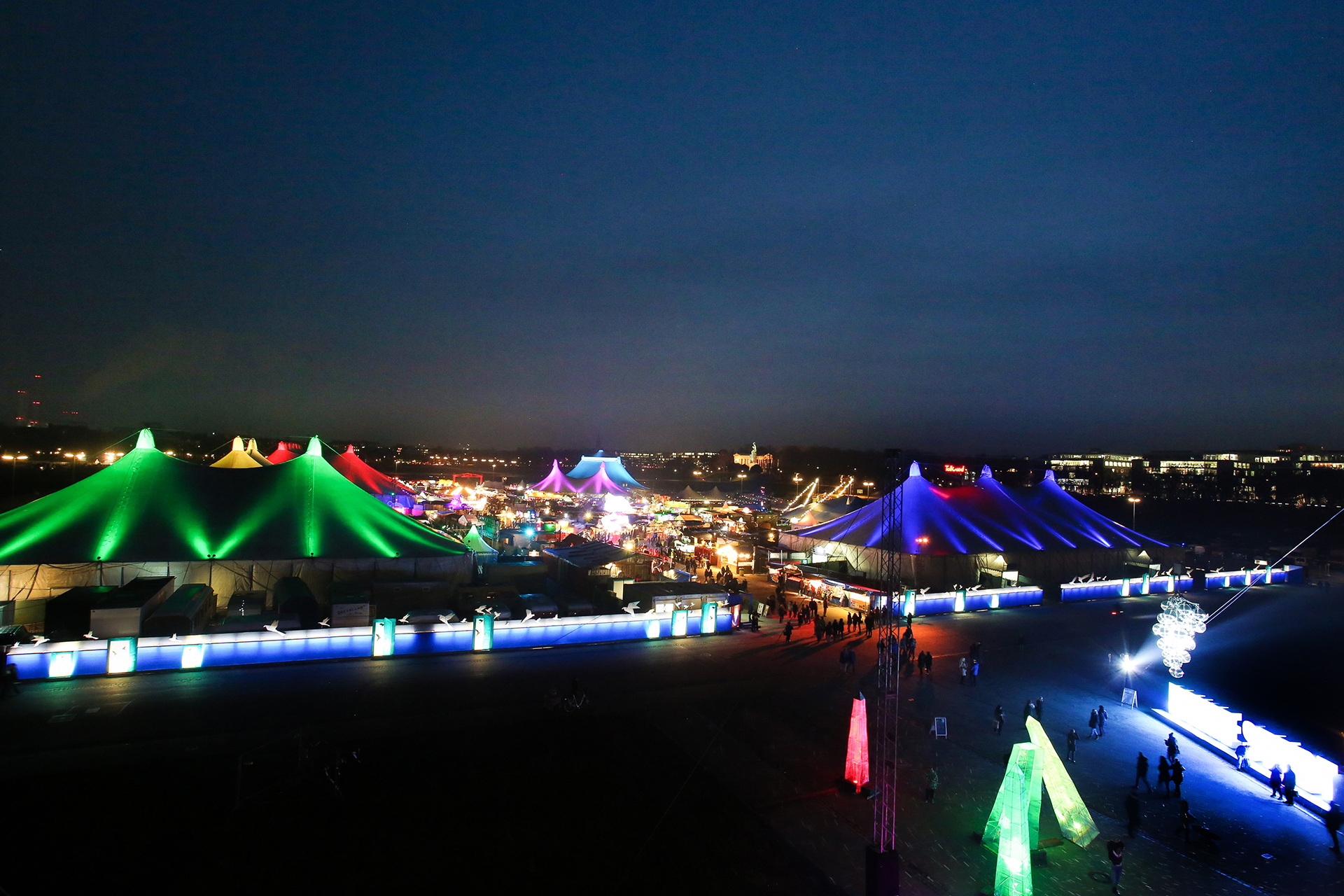 »Werte Menschen!« - Tollwood Winterfestival