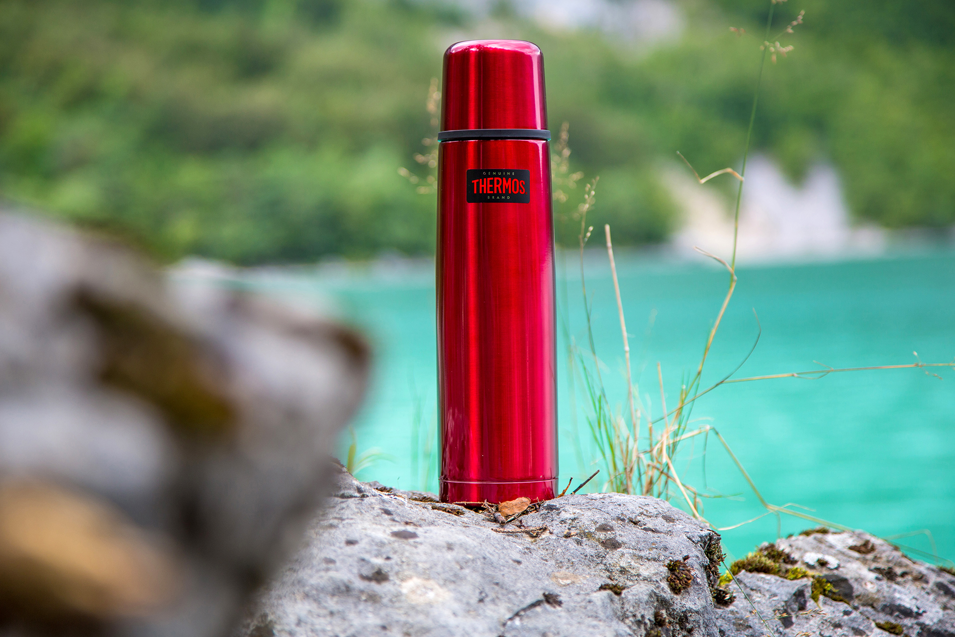 Das Original für Originale: Light & Compact von Thermos in Cranberry