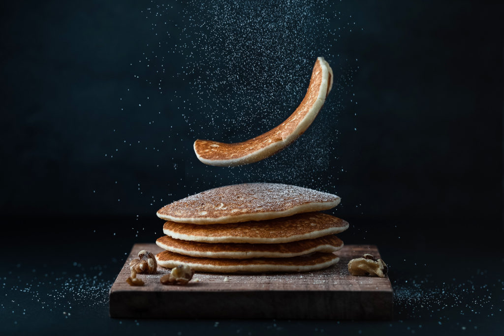 Pancakes mit Honig und Walnüssen