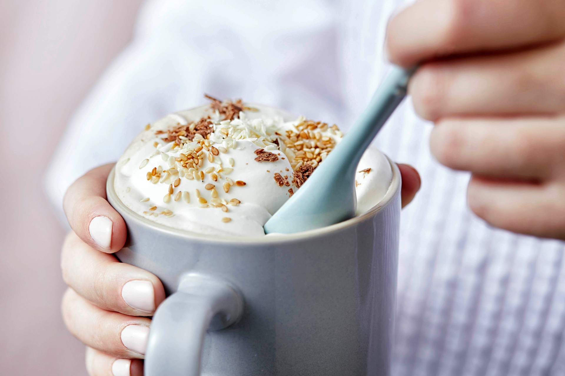 Heiße Schokolade schmeckt auch im Frühling