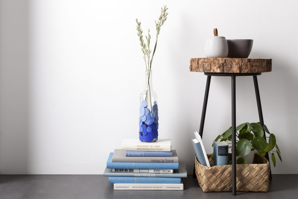 Shades of Classic Blue: Vasen-Upcycling mit FIMO