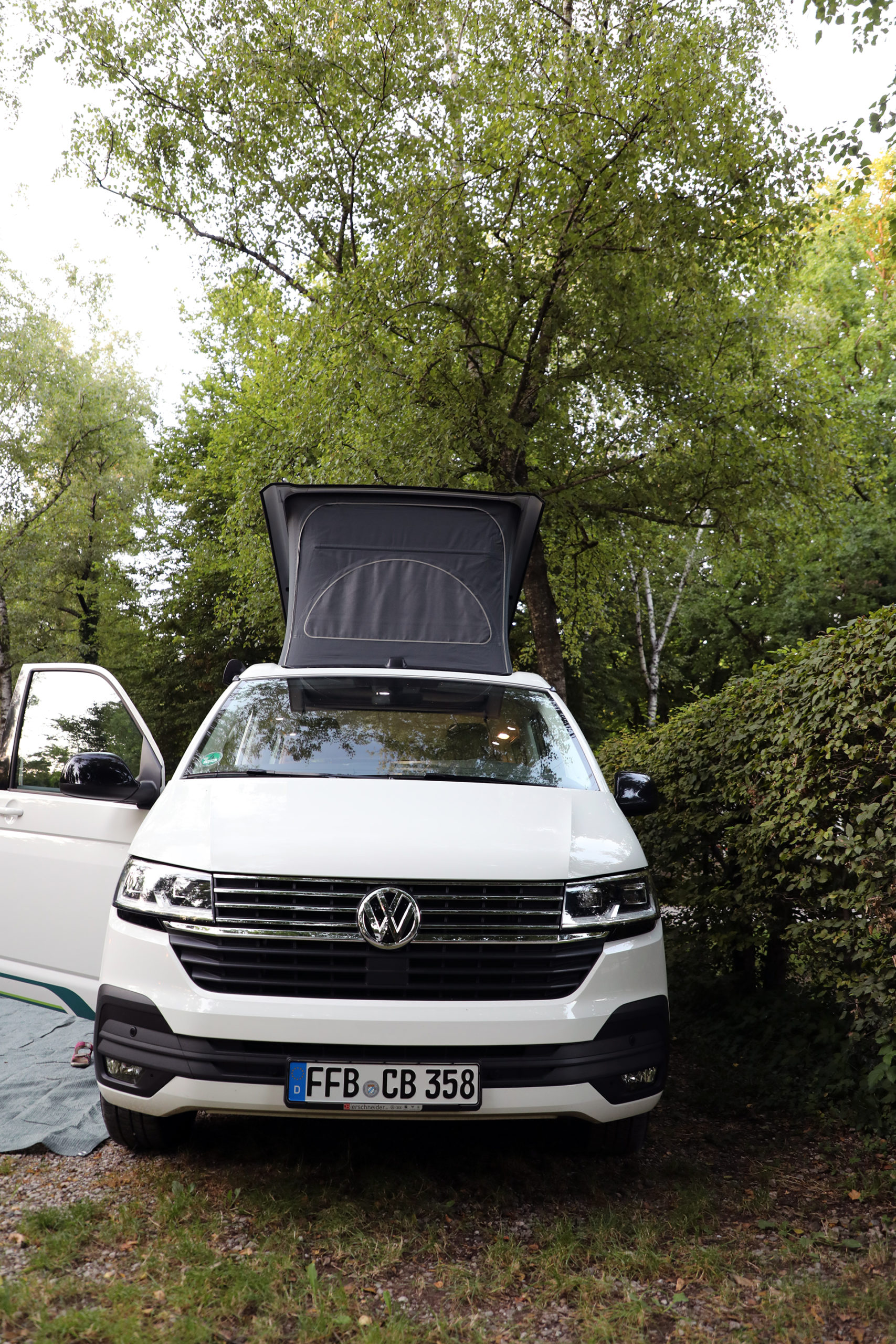 Unser flotter Camper am ersten Abend kurz vor Sonnenuntergang