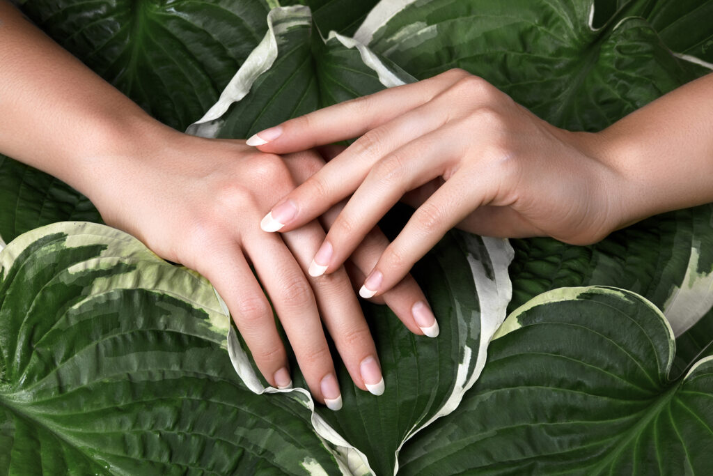 Natürlich schöne Nägel dank Sililevo Nagellack