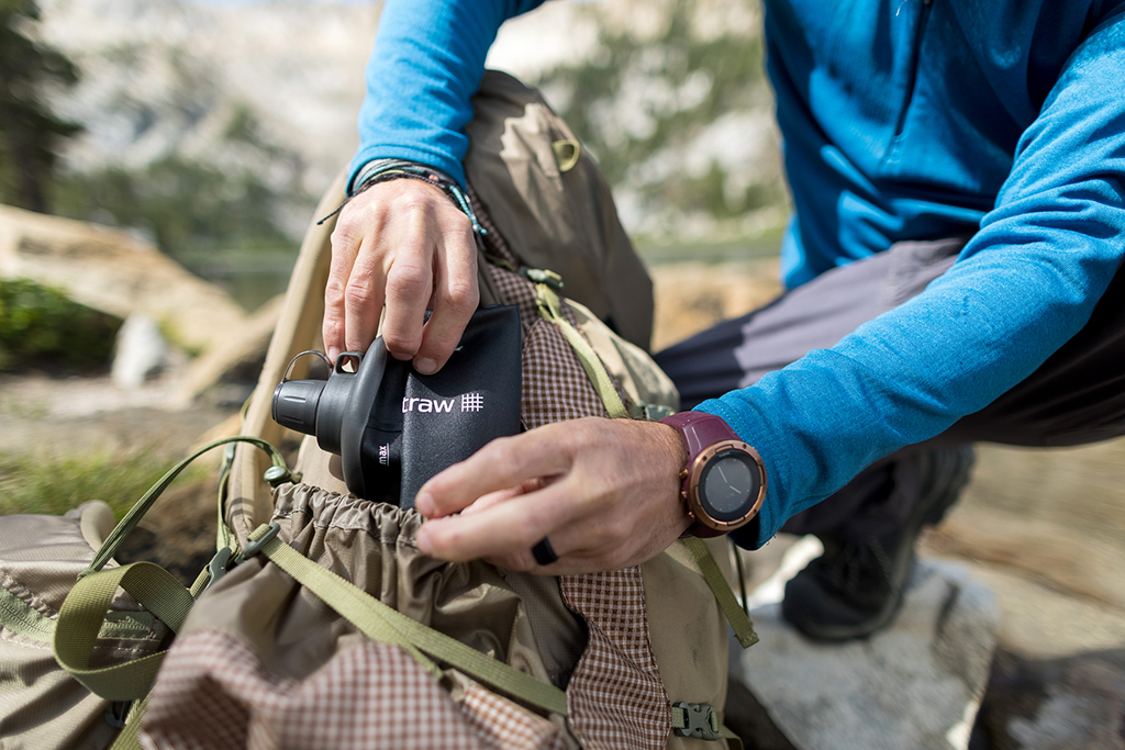 Leer benötigt die praktische Quetschflasche nur wenig Platz im Rucksack