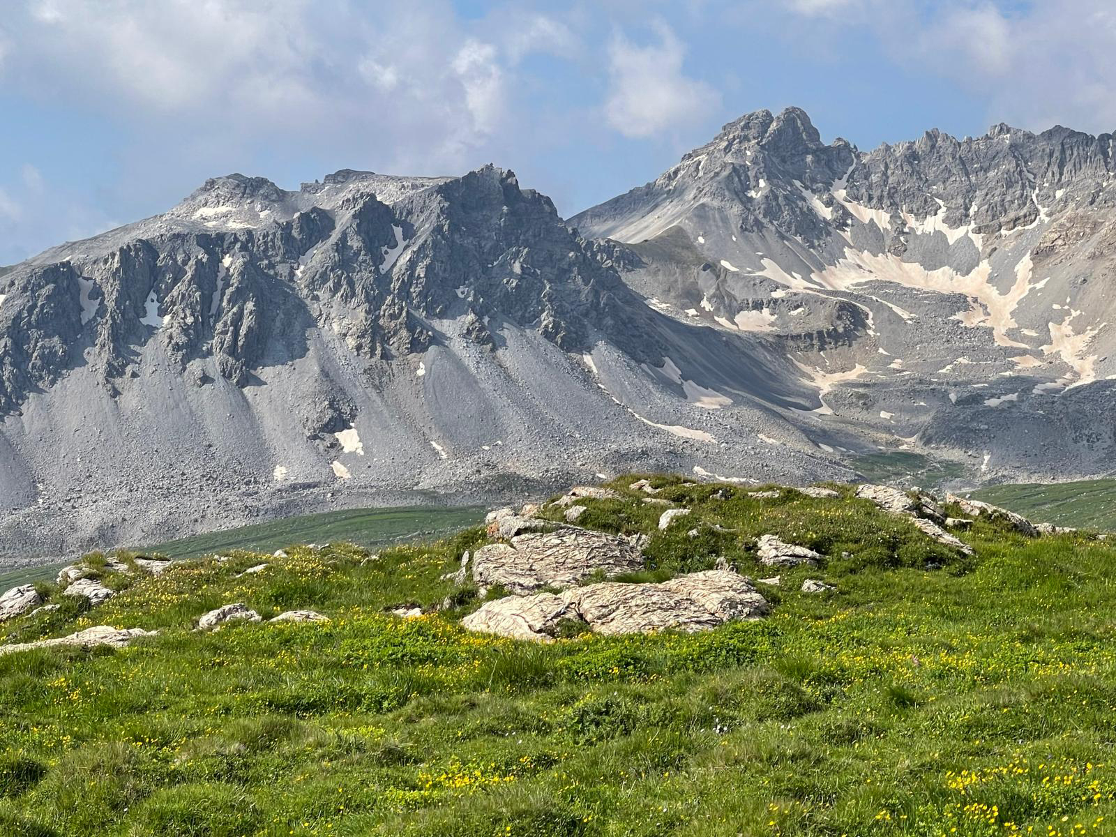 Bündner Alptraum (Foto: Bündner Land unterhalb des Carnusapasses)