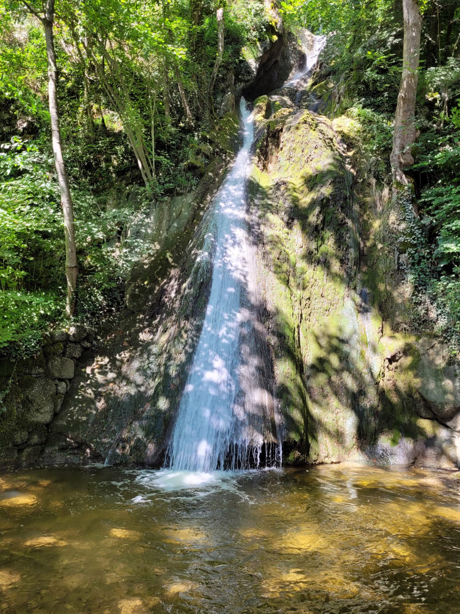 Kleiner Wasserfall auf dem Hexenpfad