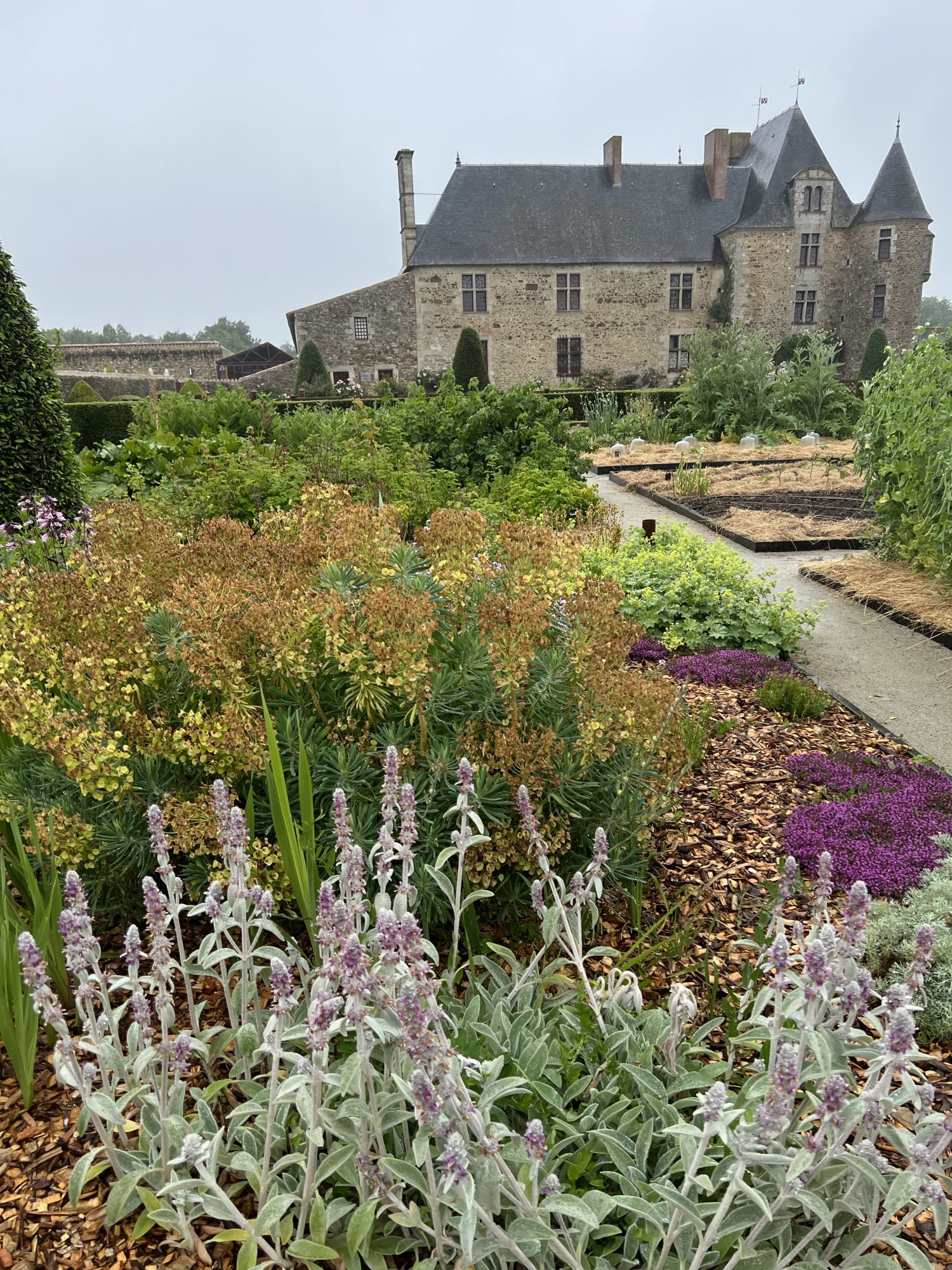 Blick vom Garten auf das Logis de la Chabotterie