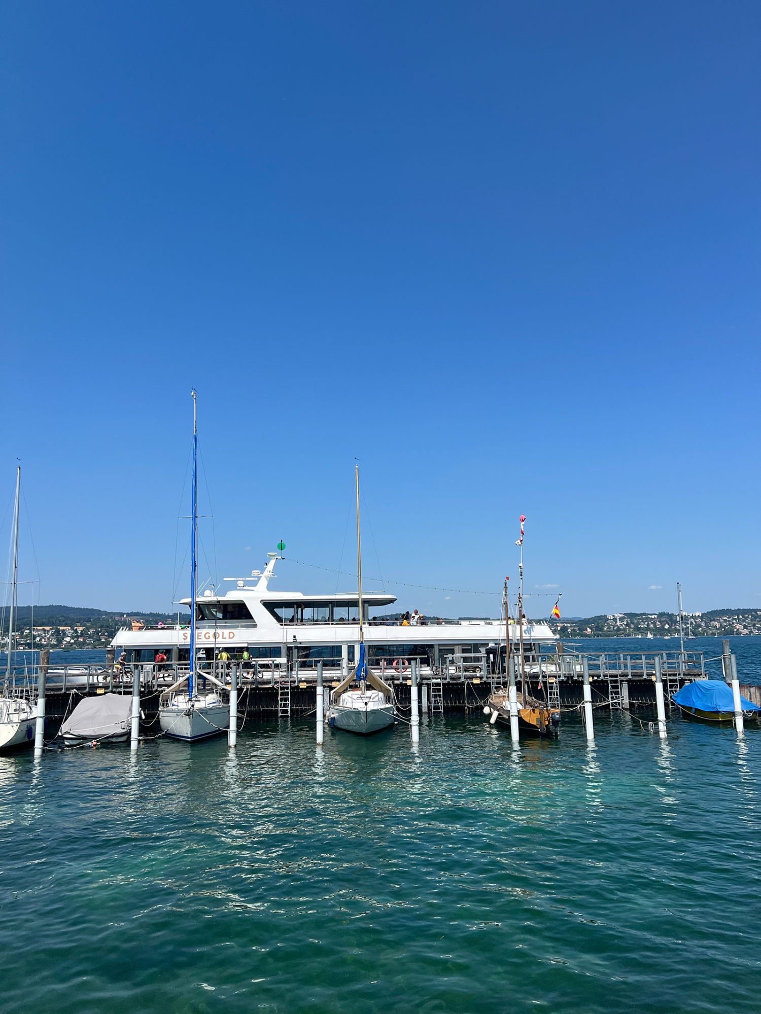 Im Hintergrund: die Seegold