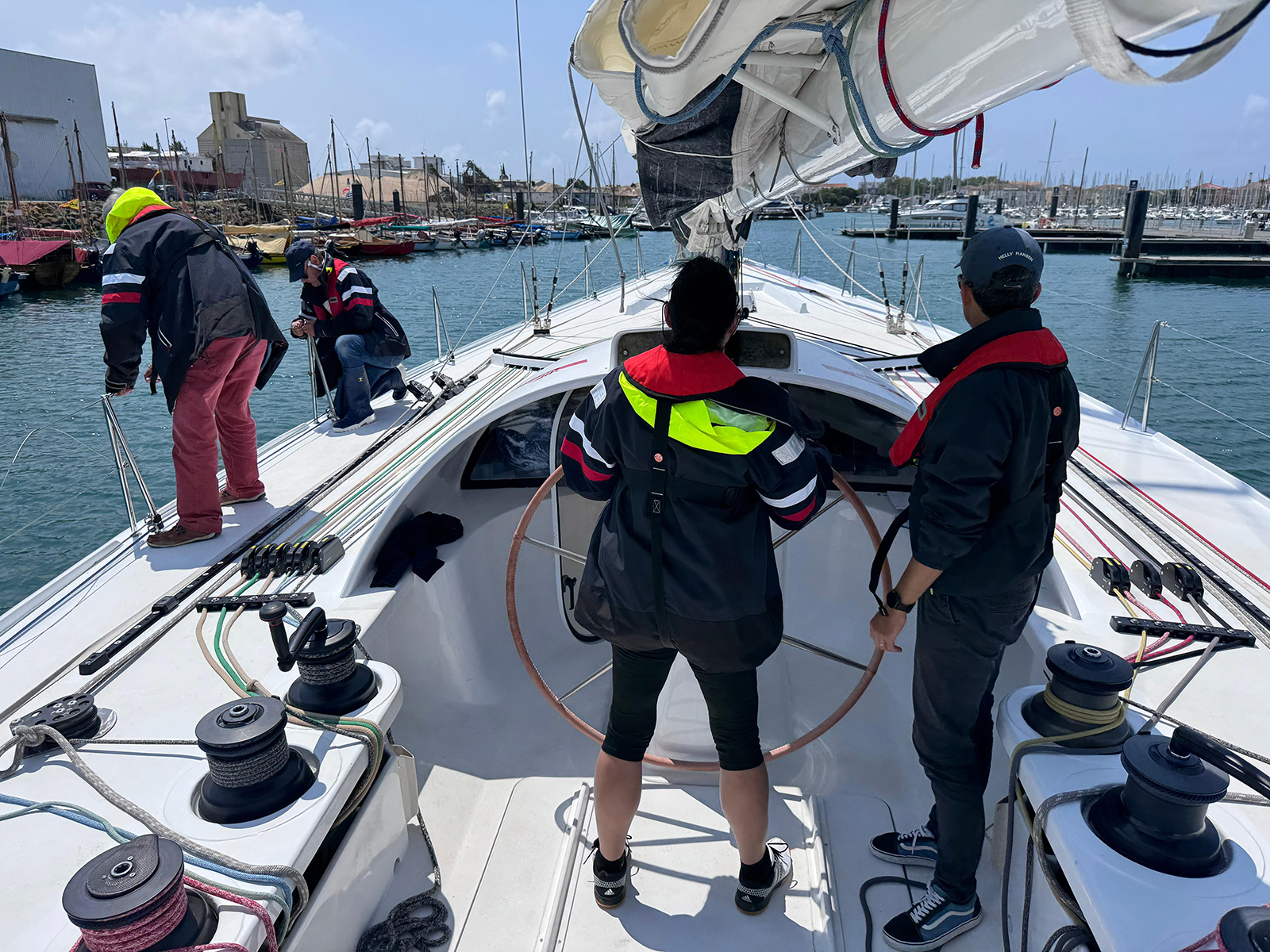 An Bord der T One One – Wir verlassen den Hafen von Les Sables-d’Olonne