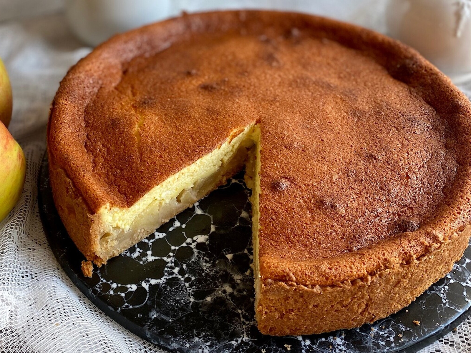 Gedeckter Apfelkuchen mit Emmermehl von der SchapfenMühle