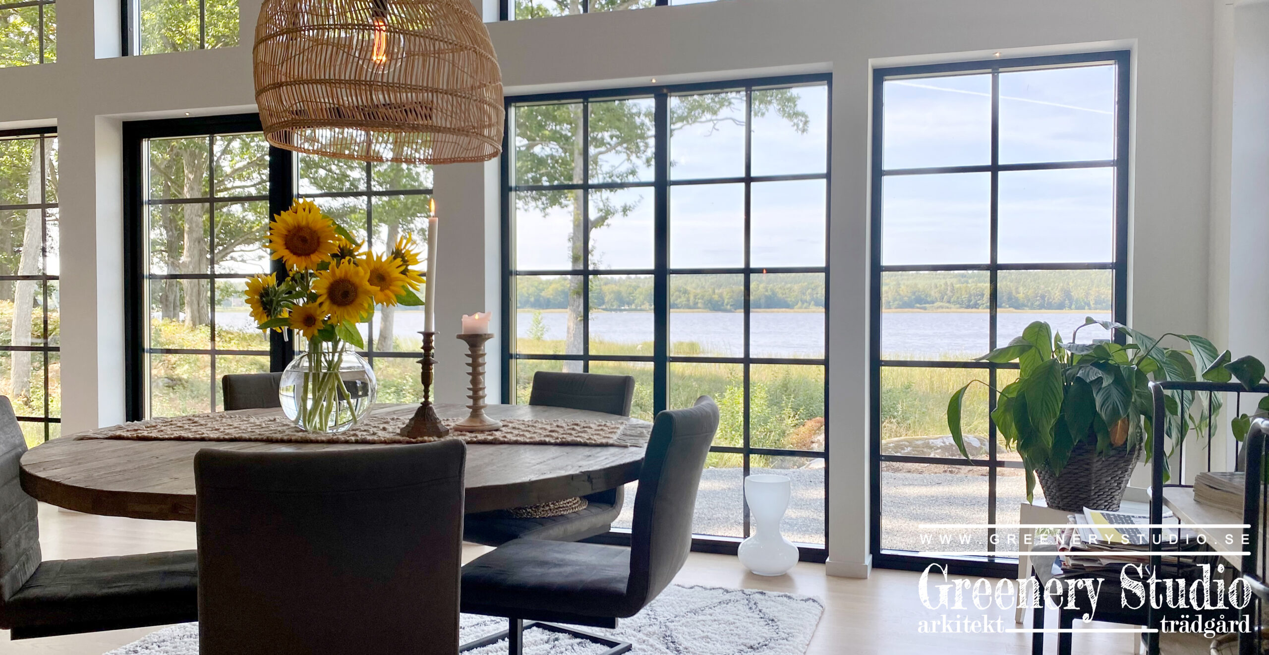 DINING ROOM WITH SEA VIEW 1