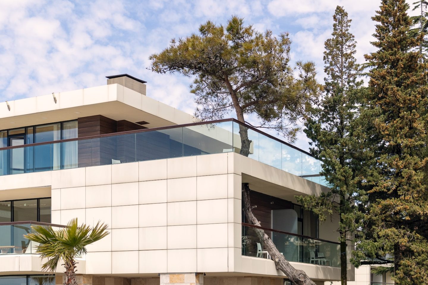 white concrete house at daytime close-up photography