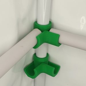 Nahaufnahme der montierten SpaceBooster-Ecke mit eingesetzter 16 mm Querstange