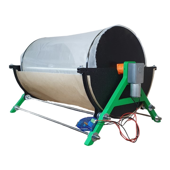 DIY-built dry sift machine mit USB-Anschluss in schräger Vorderansicht – kompakter pollen extractor und resin tumbler