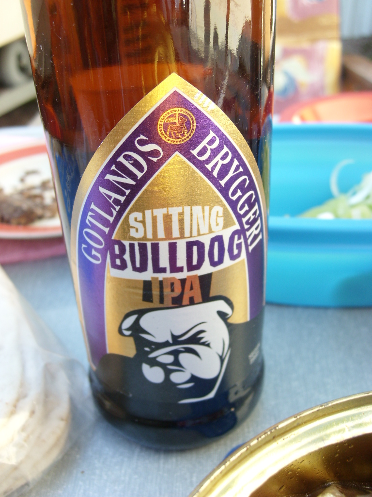 Visby -Bulldog - En flaska hade smugit sig in.