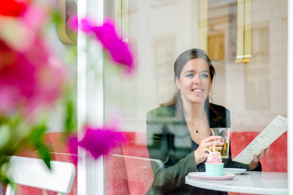 Waarom kiezen voor een vrouwelijke makelaar? De vrouw bepaalt en de man betaalt. vrouwelijke makelaar utrecht