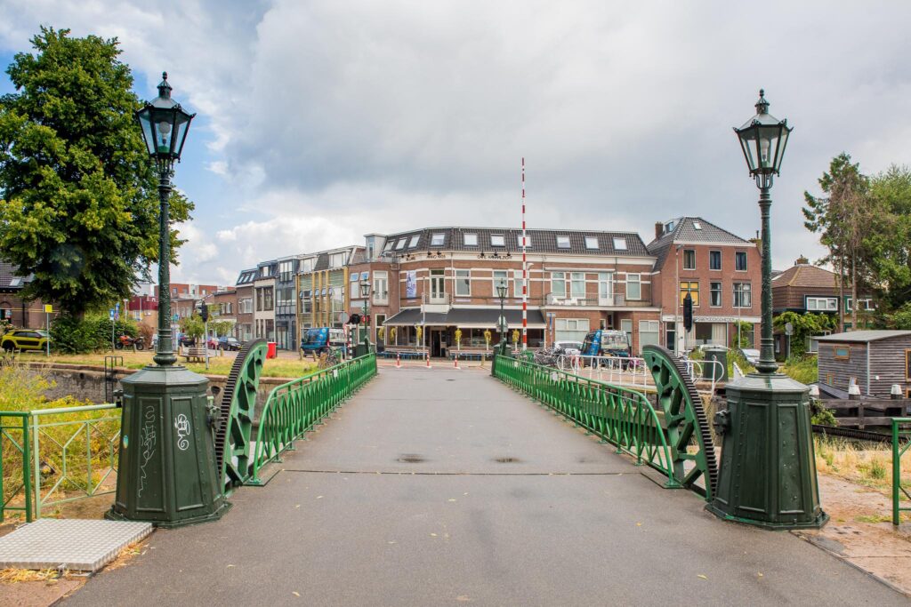 Overbieden in Utrecht 2025 Kanaalzicht, sluizen bij Merwedekanaal Utrecht overbieden in Utrecht 2025
