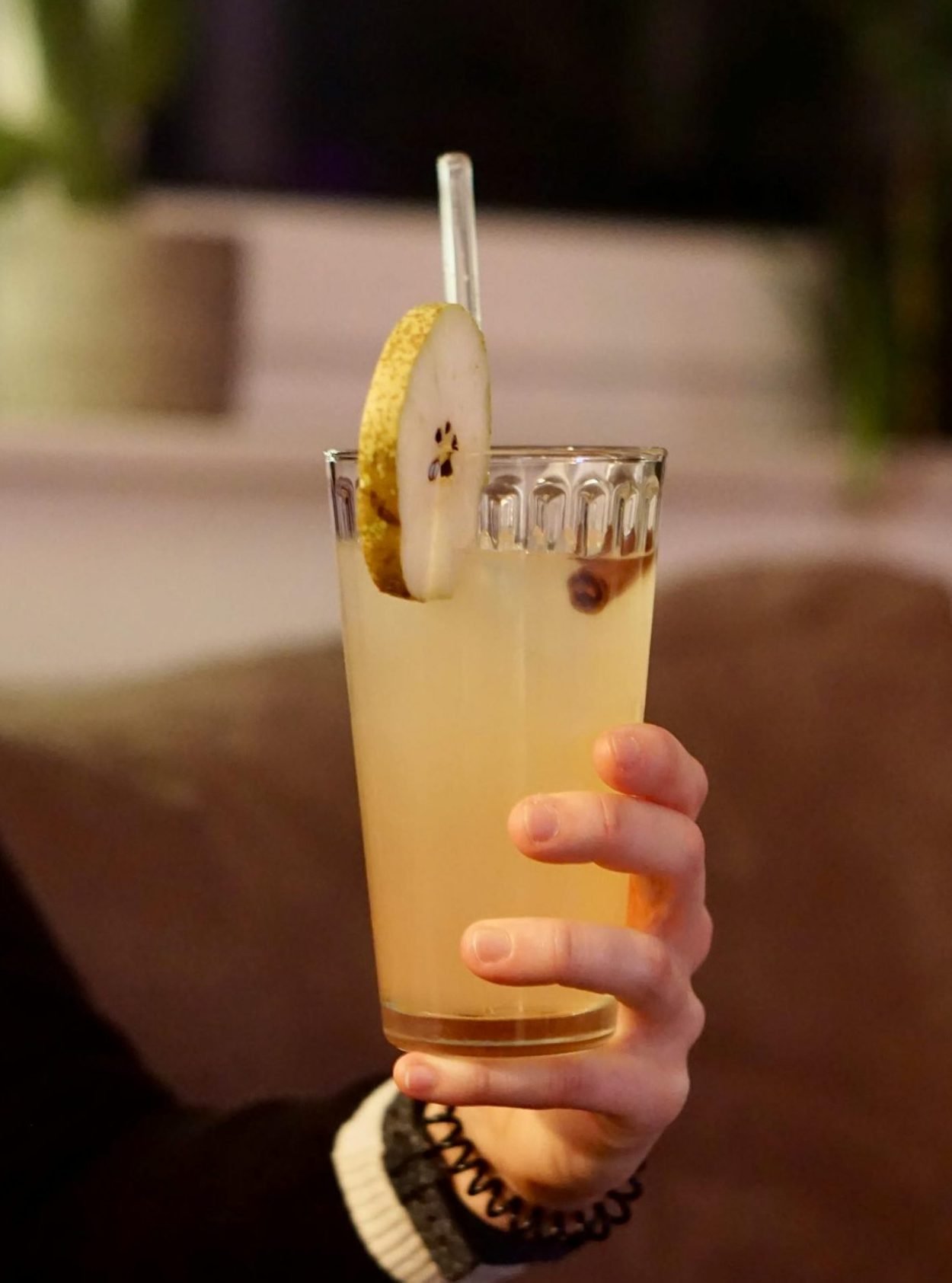 Kryddigt Päron kryddigt päron drink recept - höstdrink