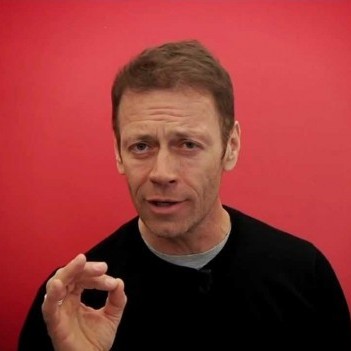 “Valentina Nappi? Vi dico io cosa non sa fare…” Parola di Rocco Siffredi. Ecco cosa ha detto sulla sua collega il pornodivo (l’avreste mai pensato?)