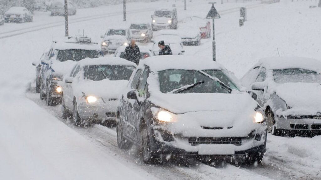 Meteo, temperature a picco e arriva la neve