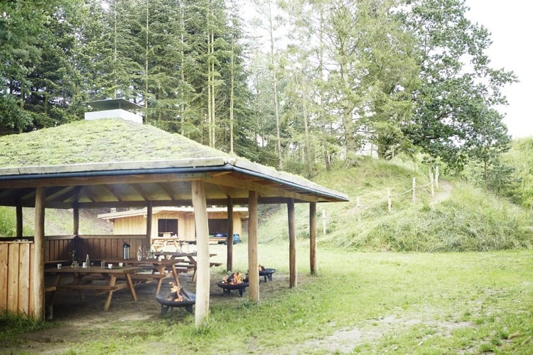 Shelters og bålhytte hos Haldbjerg
