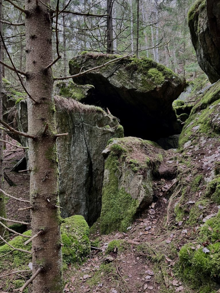 Döskallegrottan på Hällesdalens gård