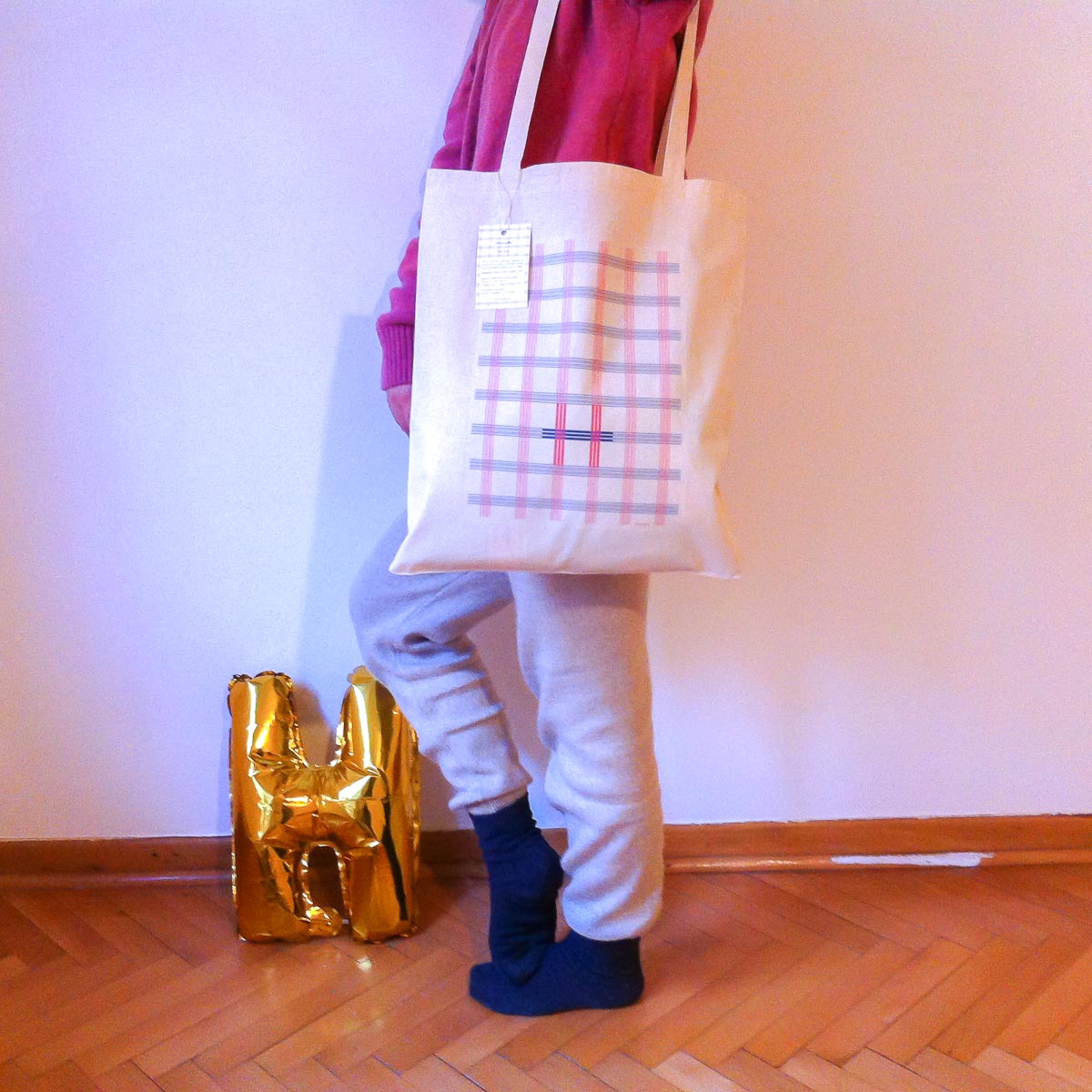 "Ekose" totebag in use