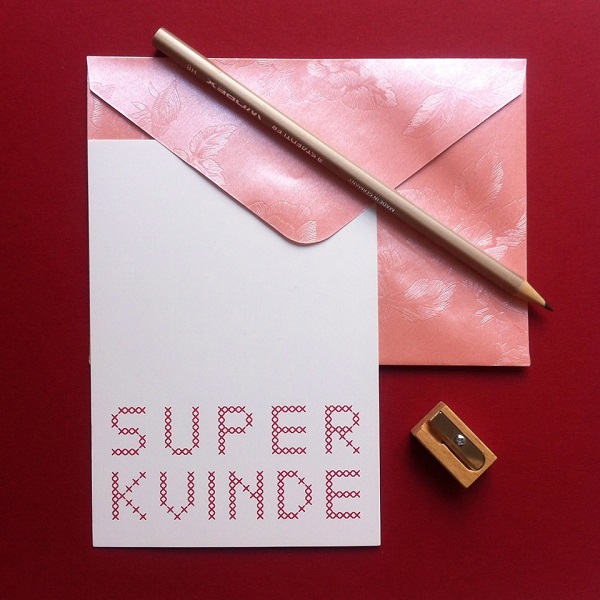 Collections-Super-Woman-Postcard-Kvinde-Pink-Hamide-Design-Studio