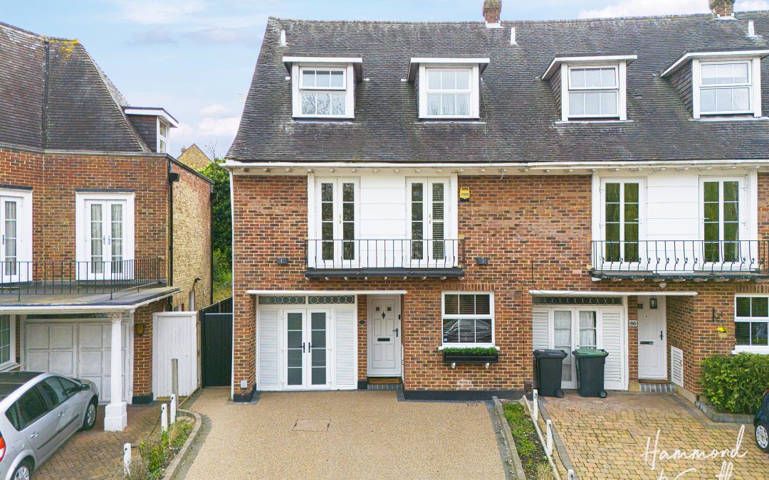 Theydon Grove, Epping, CM16