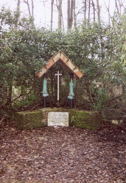 101-Linkhout-Monument-BBeckers.jpg|101-Linkhout-Monument2-BBeckers.jpg|DSC_1056_0.jpg|101BartB.JPG|IMG_1037.JPG|101_Beckers_DSC_4983_800.jpg|101_DSC_4982_Beckers_800.jpg|101_DSC_5657_Beckers.jpg|101_DSC_5676_Beckers.jpg|101_DSC_5669_Beckers.jpg|101_DSC_5692_Beckers.jpg|101BartB.JPG|IMG_1037.JPG|101_Beckers_DSC_4983_800.jpg