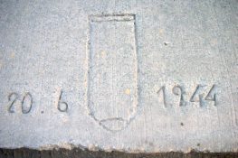 1441_Koolskamp - Merkteken_RVerhelle.jpg|1441_Koolskamp - Opengescheurde bom_RVerhelle.jpg|1441_Koolskamp_Gedenkplaat_RVerhelle.jpg|1441_800_DSC09515.jpg|1441_800_DSC09518.jpg|1441_800_DSC09527.jpg