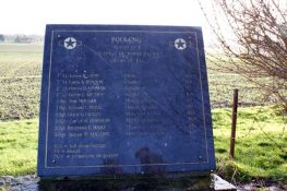 1717_Fouleng_Deglas_DSC02763.JPG|1717_Fouleng_Deglas_DSC02772.JPG|1717_Monument Fouleng - 2.jpg|1717_TCardon_Monument Fouleng - 1.jpg|1717_Monument Fouleng – 3.jpg