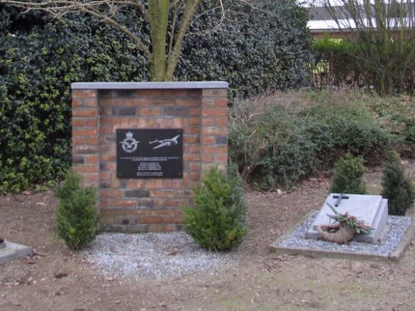 222 Linde monument JPJegers.jpg