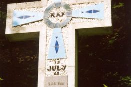 50 LesHayons Kruis BCassiman.jpg|50 LesHayons Vroegere Kruis Wim Govaerts.jpg|50_800_LANCASTER LA CORNETTE (2)_RTorsin.jpg