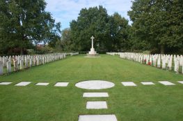 603_CWGC_Geel1_LWittemans_800.jpg|603_CWGC_Geel2_LWittemans_800.jpg|603_CWGC Geel 4_LWittemans_800.jpg