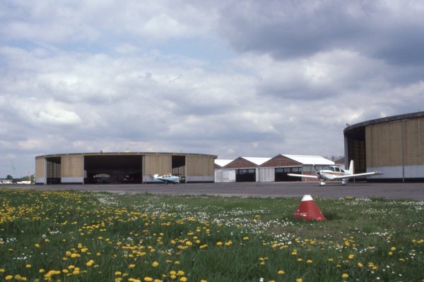 De loodsen in 1992. (Foto Frans Van Humbeek)