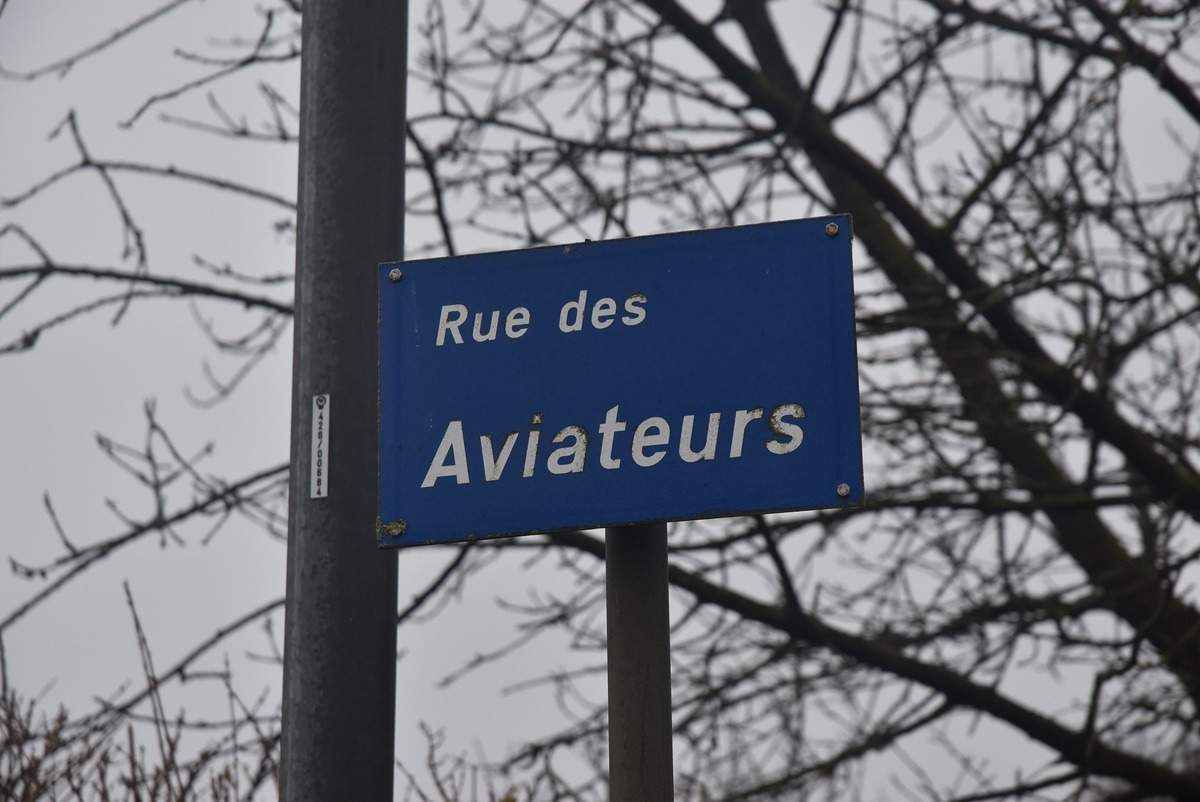 Rue des Aviateurs (Cortil-Noirmont) - Hangar Flying