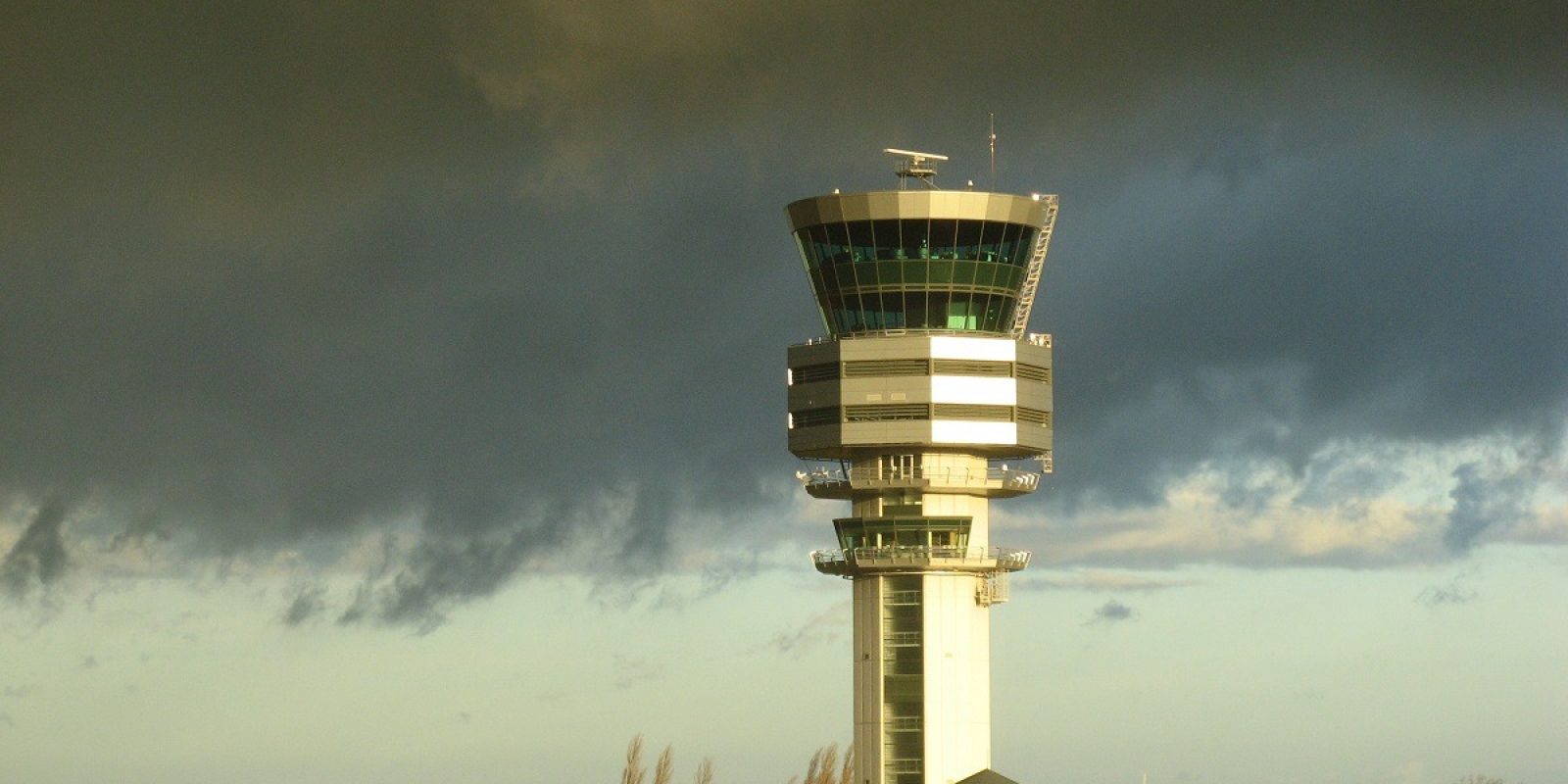 C’est en 2004 que la nouvelle tour de Brussels Airport a été mise en service par Belgocontrol. (Photo Guy Viselé)