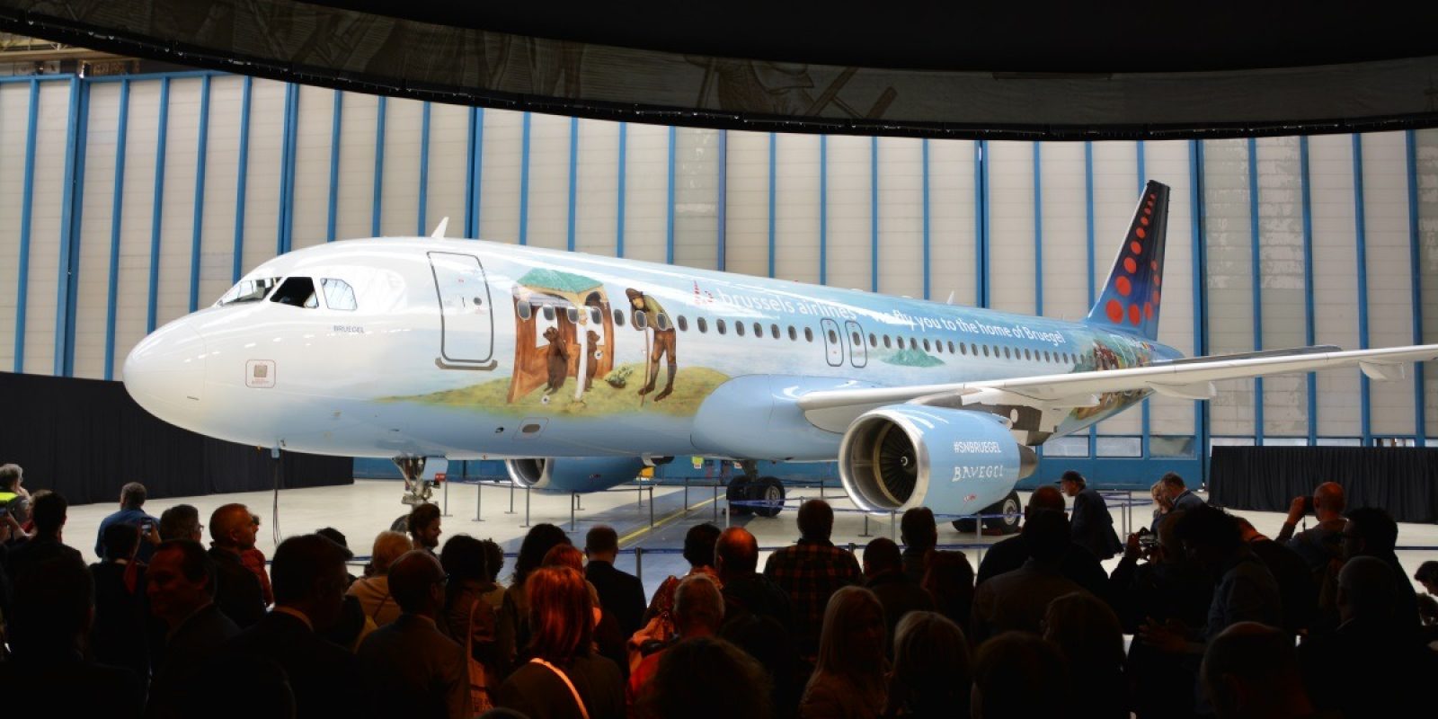 Met trots stelde Brussels Airlines de Bruegel Icon voor, een kunstwerk dat gecreëerd werd in samenwerking met Toerisme Vlaanderen en Bozar.