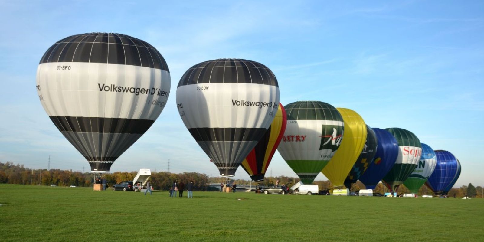 Les ballons du BBC, aux couleurs de leurs sponsors, vus à Temploux le 3 novembre 2018.