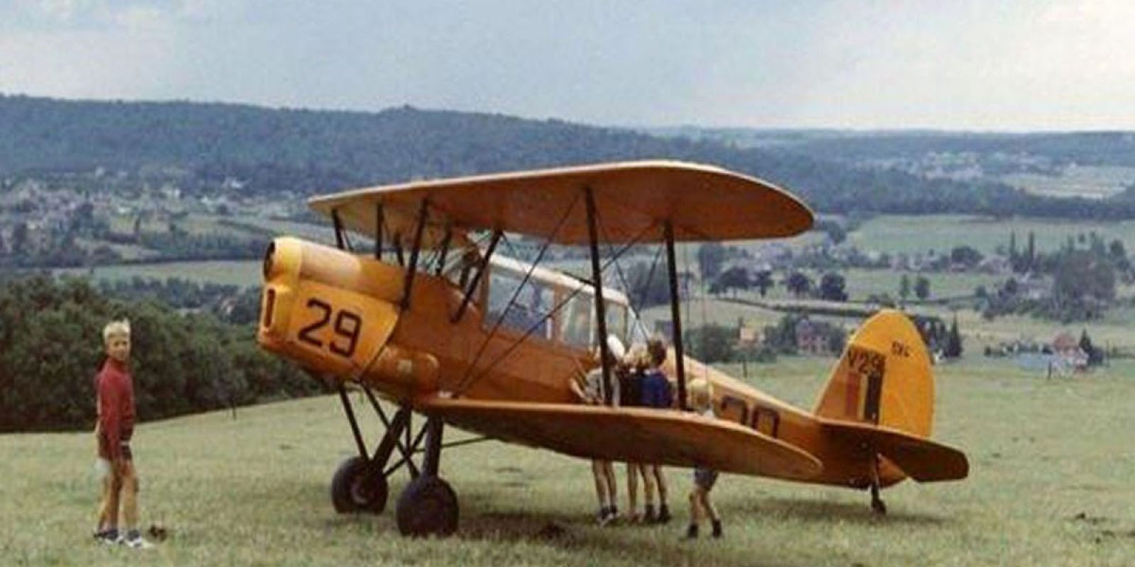 Le V29 après son atterrissage forcé à Faulx-les-Tombes le 17 août 1967 suite à la perte de son hélice en vol. (Via Marcel Baudot)