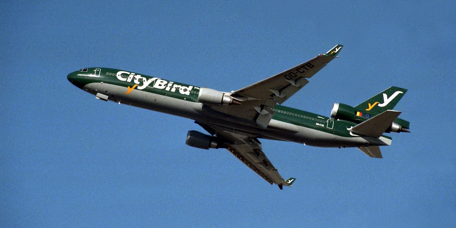 décollage à l’été 1998 du premier MD-11 (OO-CTB msn 48796) aux couleurs vertes de City Bird.