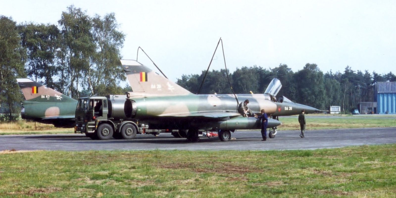 Mirages worden bijgetankt in september 1984. (Archief Rudy Binnemans)