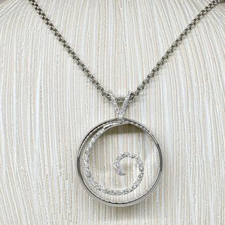 Wit gouden hanger met diamanten