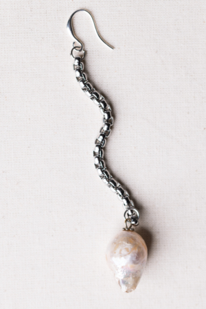 Long baroque pearl earring