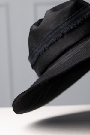 Unique black men's hat for an elegant and tough outfit | Haruco-vert